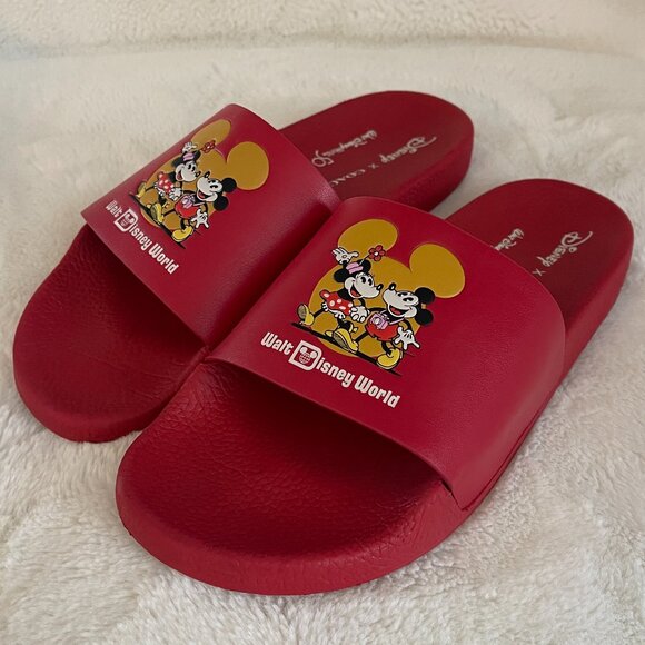 Disney X Coach Sport Red Slide With Mickey Mouse And Minnie Mouse Motif Size: 9 - Picture 3 of 14